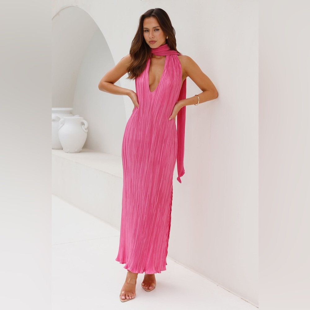 🆕(NWT) HELLO MOLLY EXCITEMENT PLISSE HALTER MAXI DRESS. US 10/ AU 14/ XL